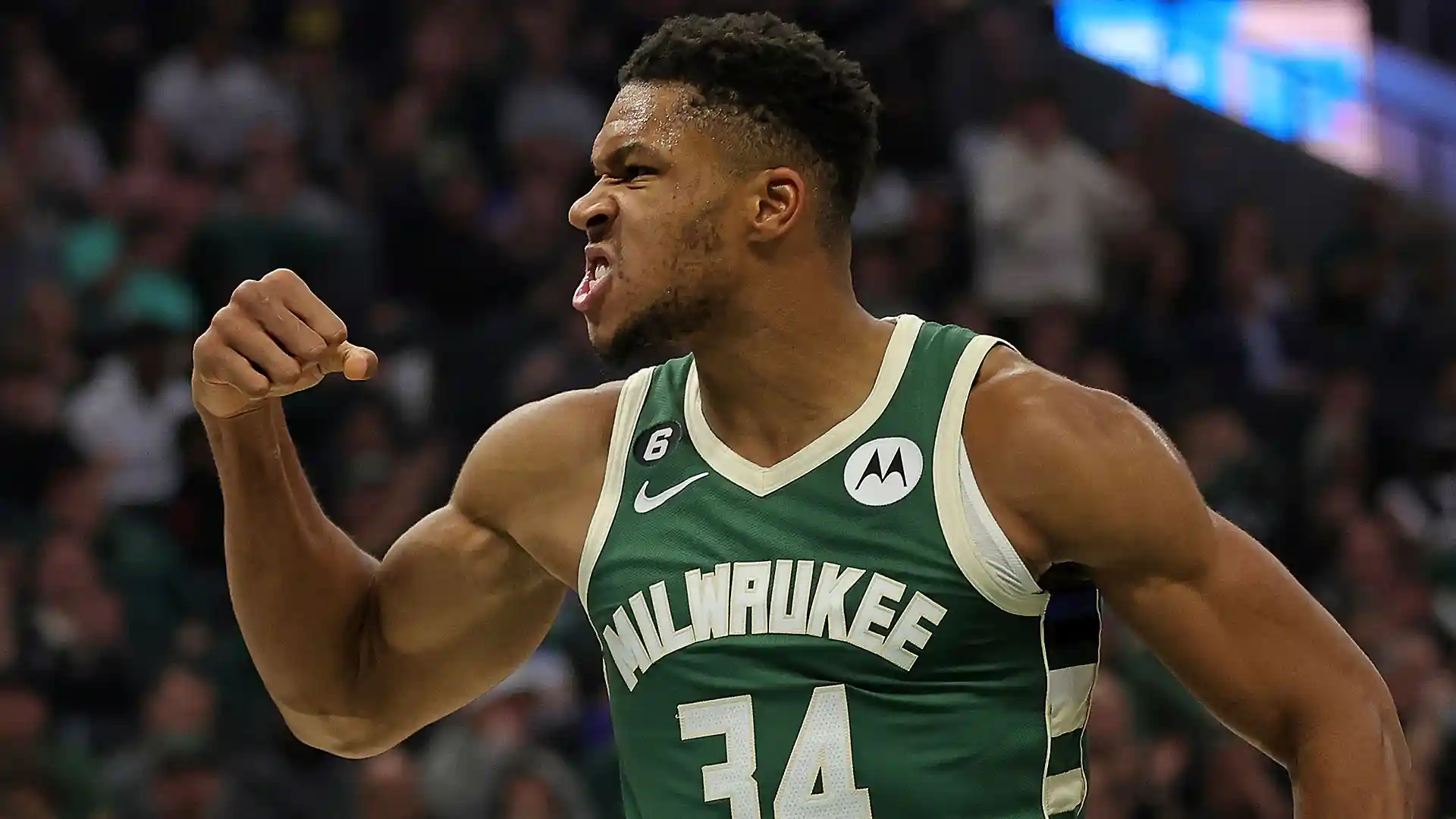 Giannis Antetokounmpo sends three word message following Cavaliers win